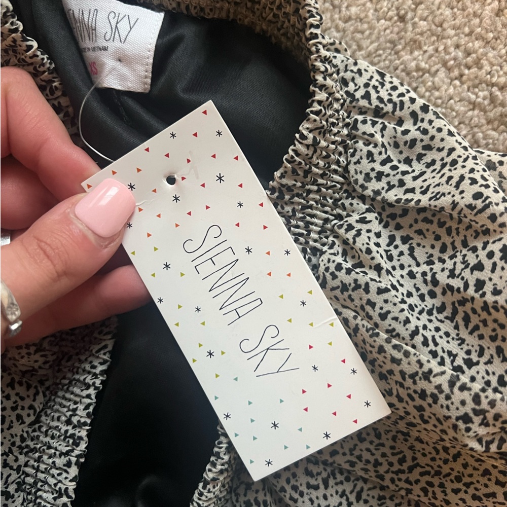 NWT Sienna Sky White Polka Dot Skirt - Picture 4 of 4